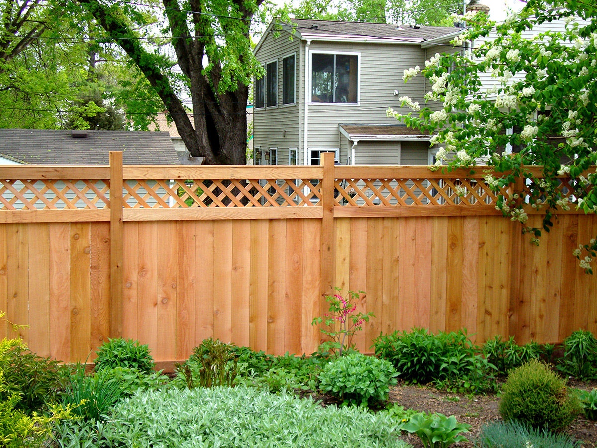 Vai trò của hàng rào khi thiết kế sân vườn